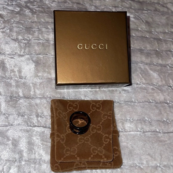 Gucci Preloved ring size 17 cm which is a USA size 6 - Picture 1 of 11